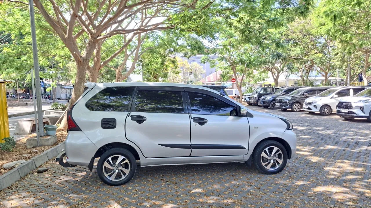 Rinus Komodo Taxi